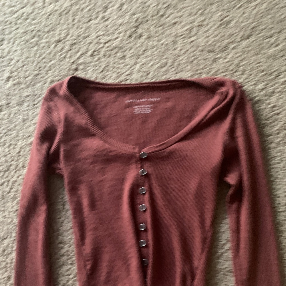 dark red crop top american eagle
